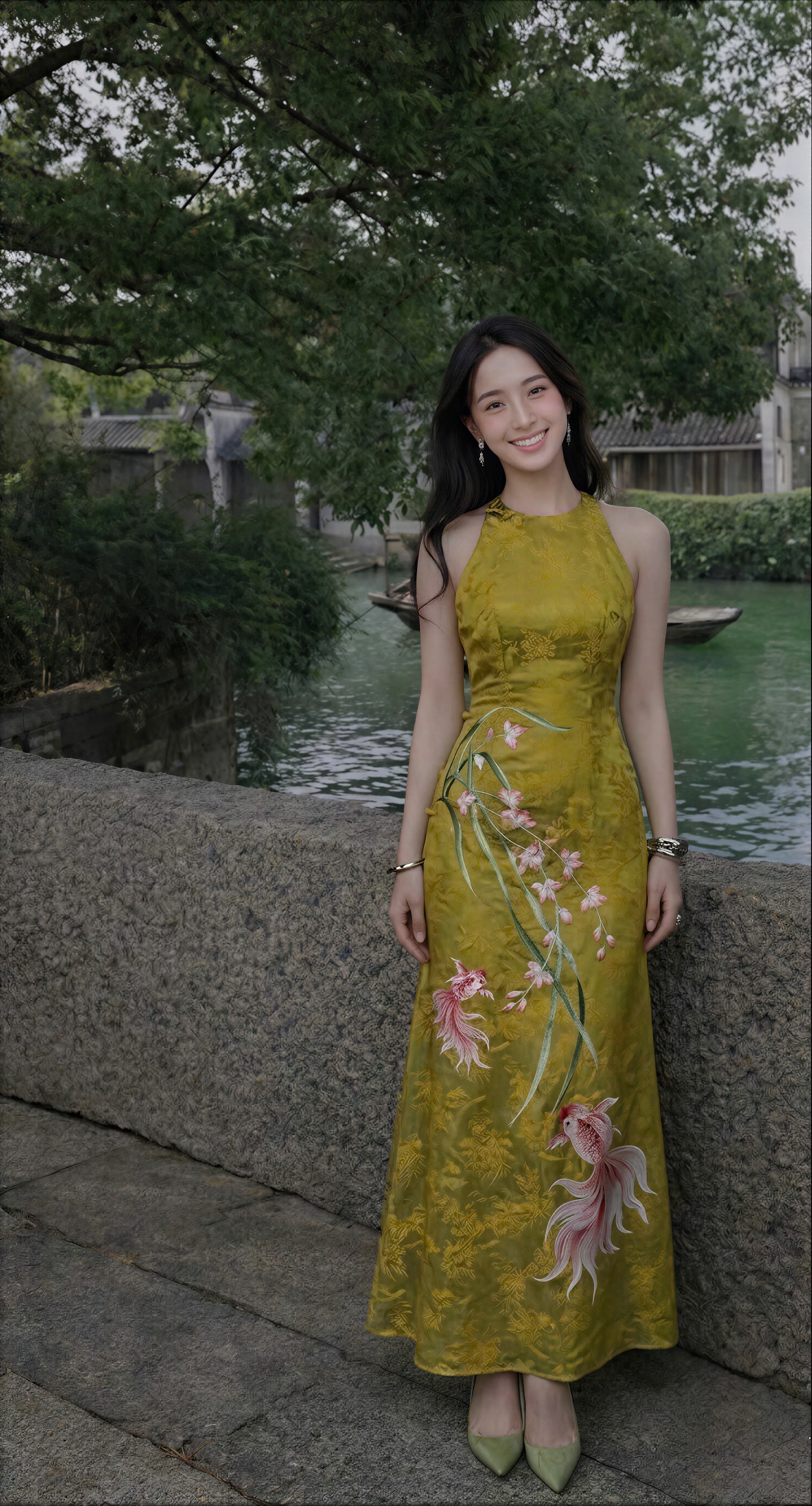 Đầm Lụa Gấm Cổ Yếm Thêu Đôi Cá Vàng - ảnh 2