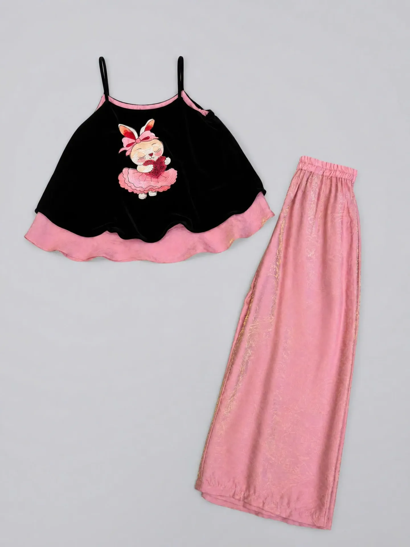 Set Áo nhung đen phối lụa hồng