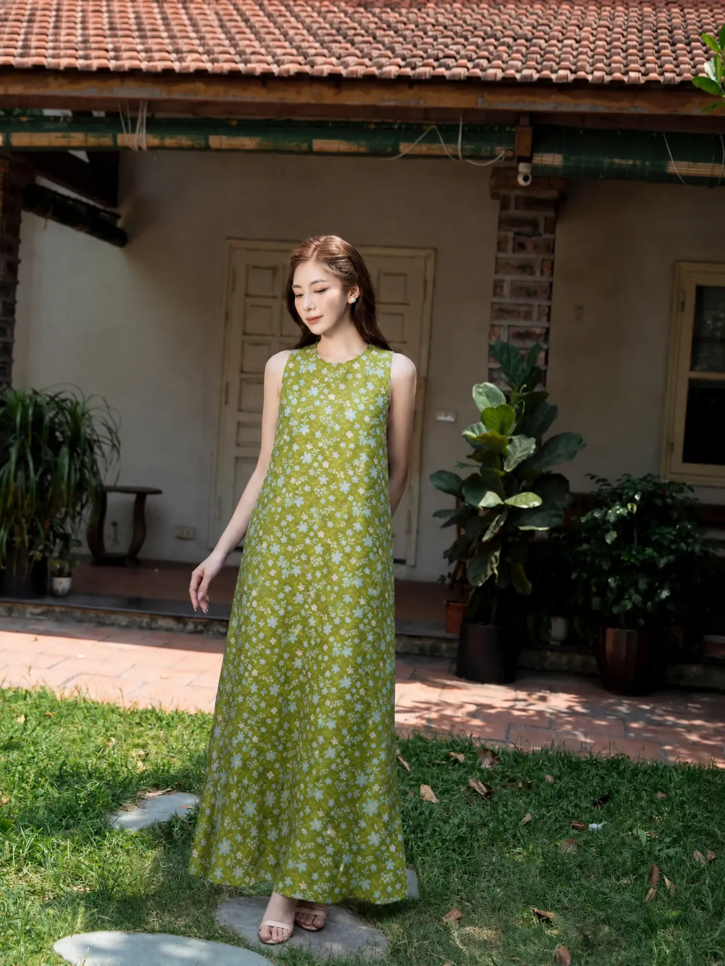 Xanh rêu hoa trắng