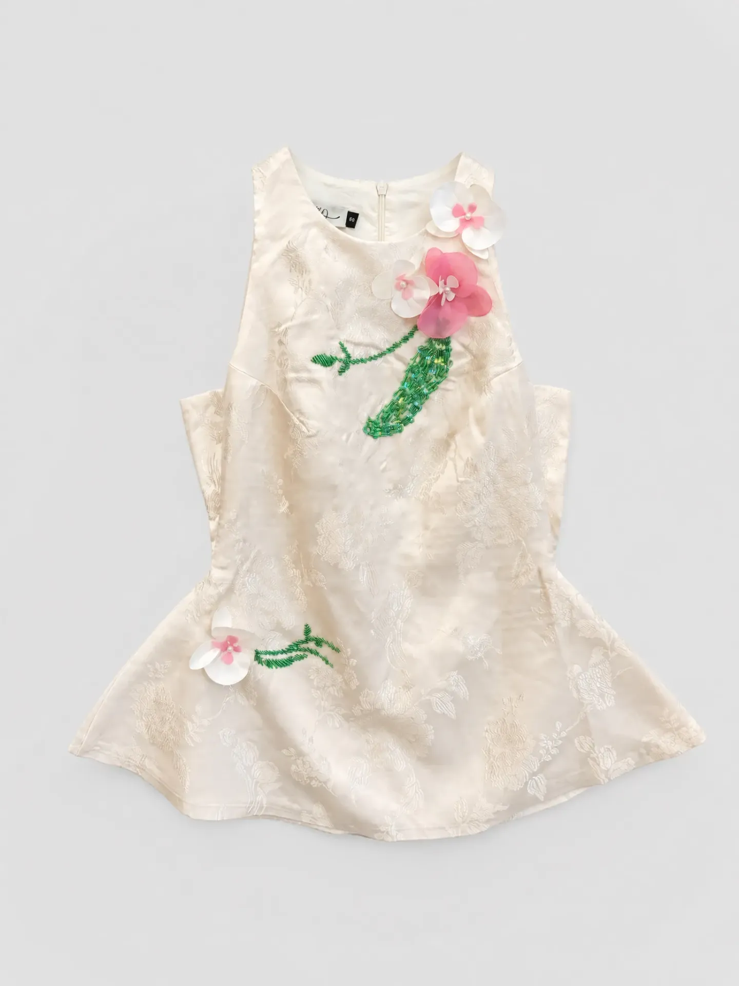 Lẻ Áo Trắng