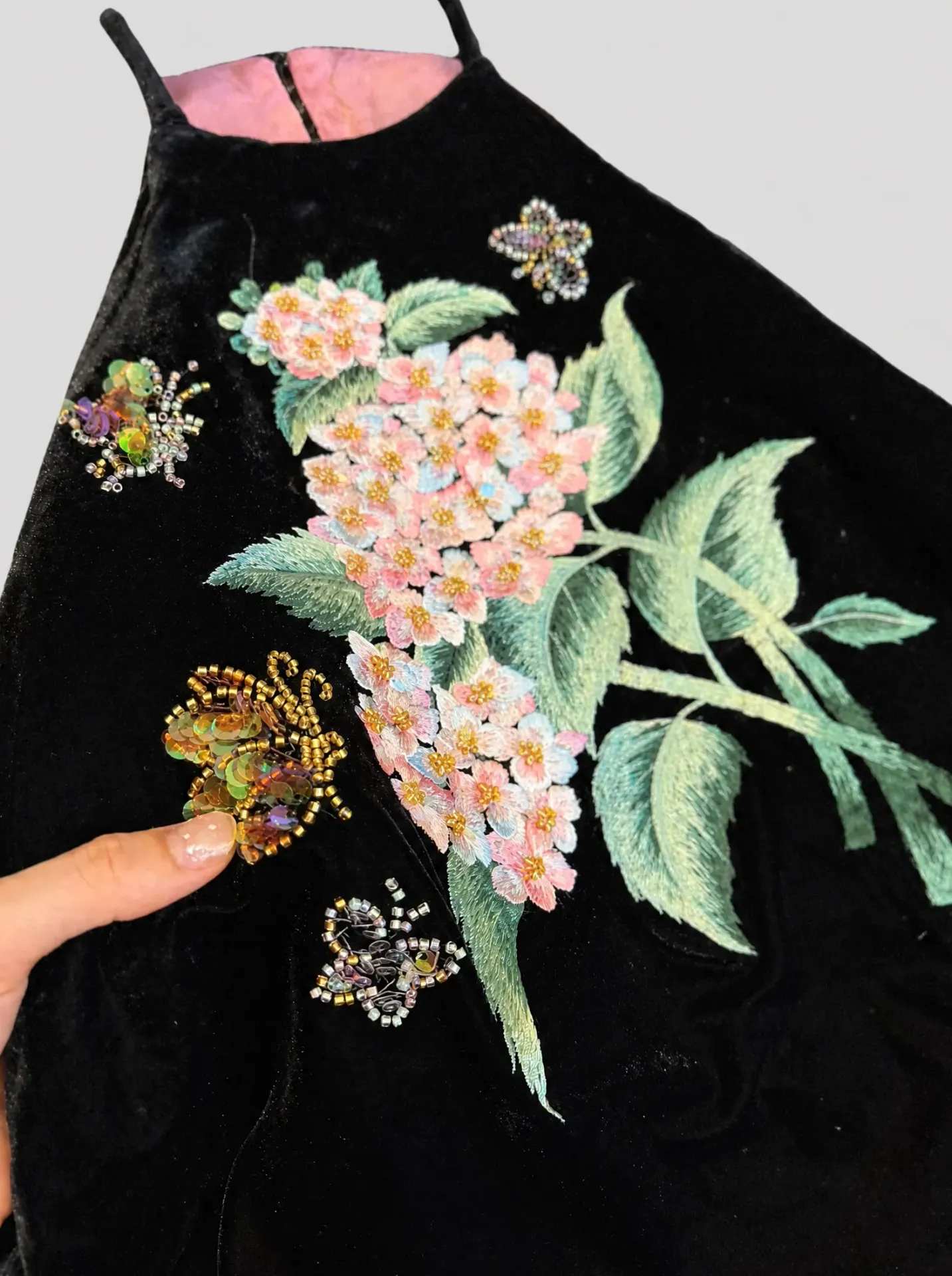 Set Đen phối hồng lụa gấm