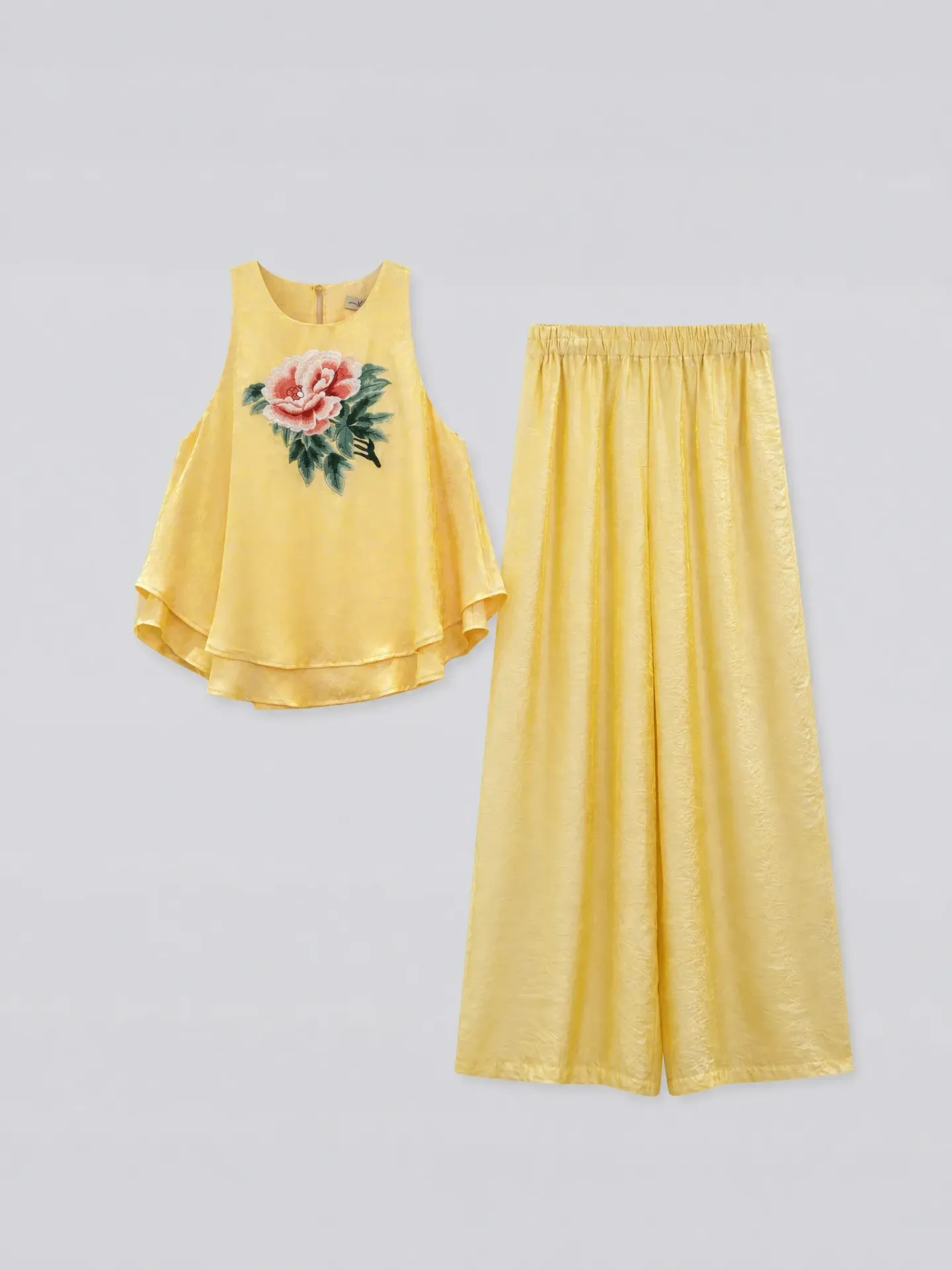 Set Vàng phối quần vàng