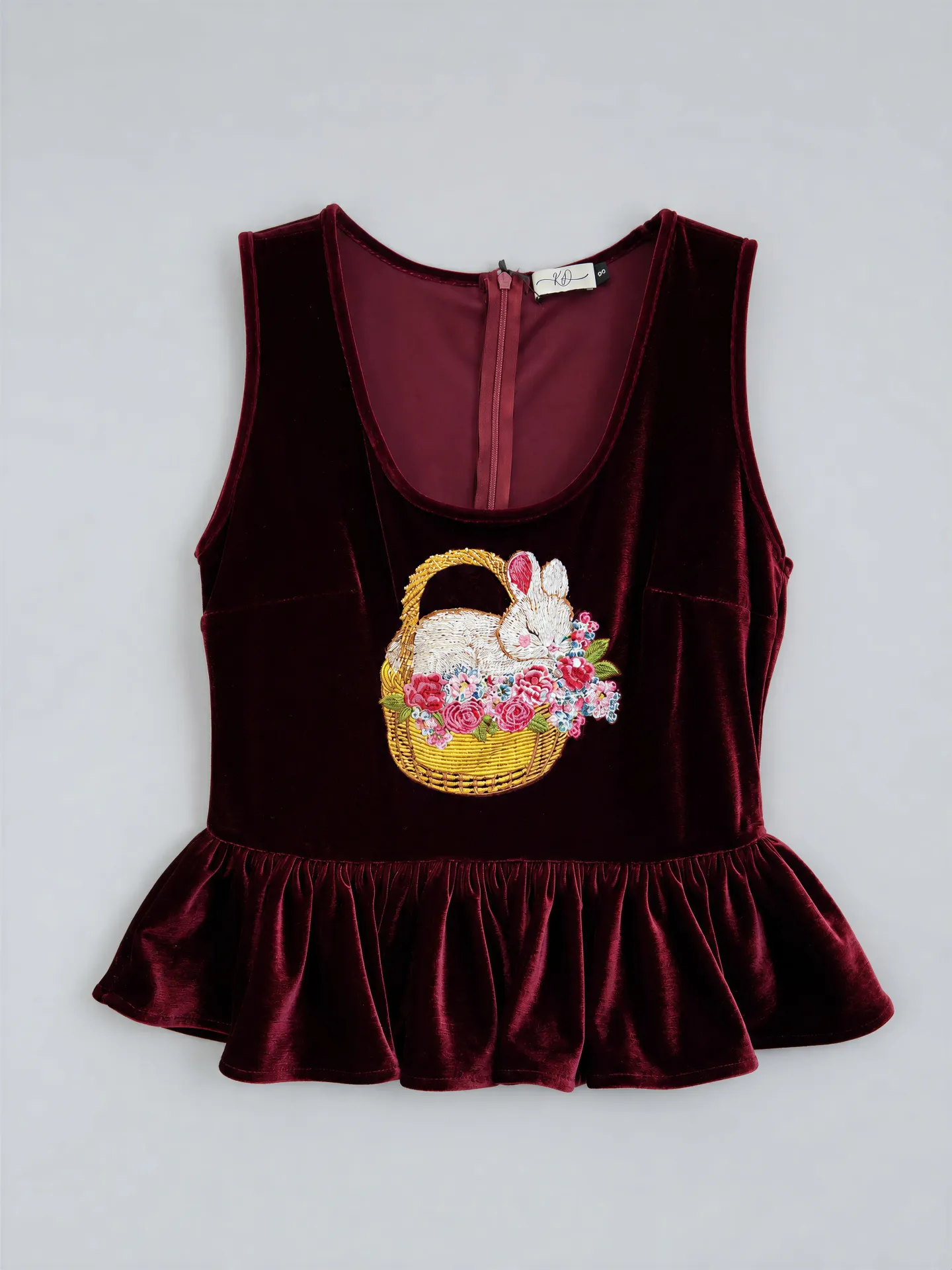 Lẻ Áo Đỏ Rượu