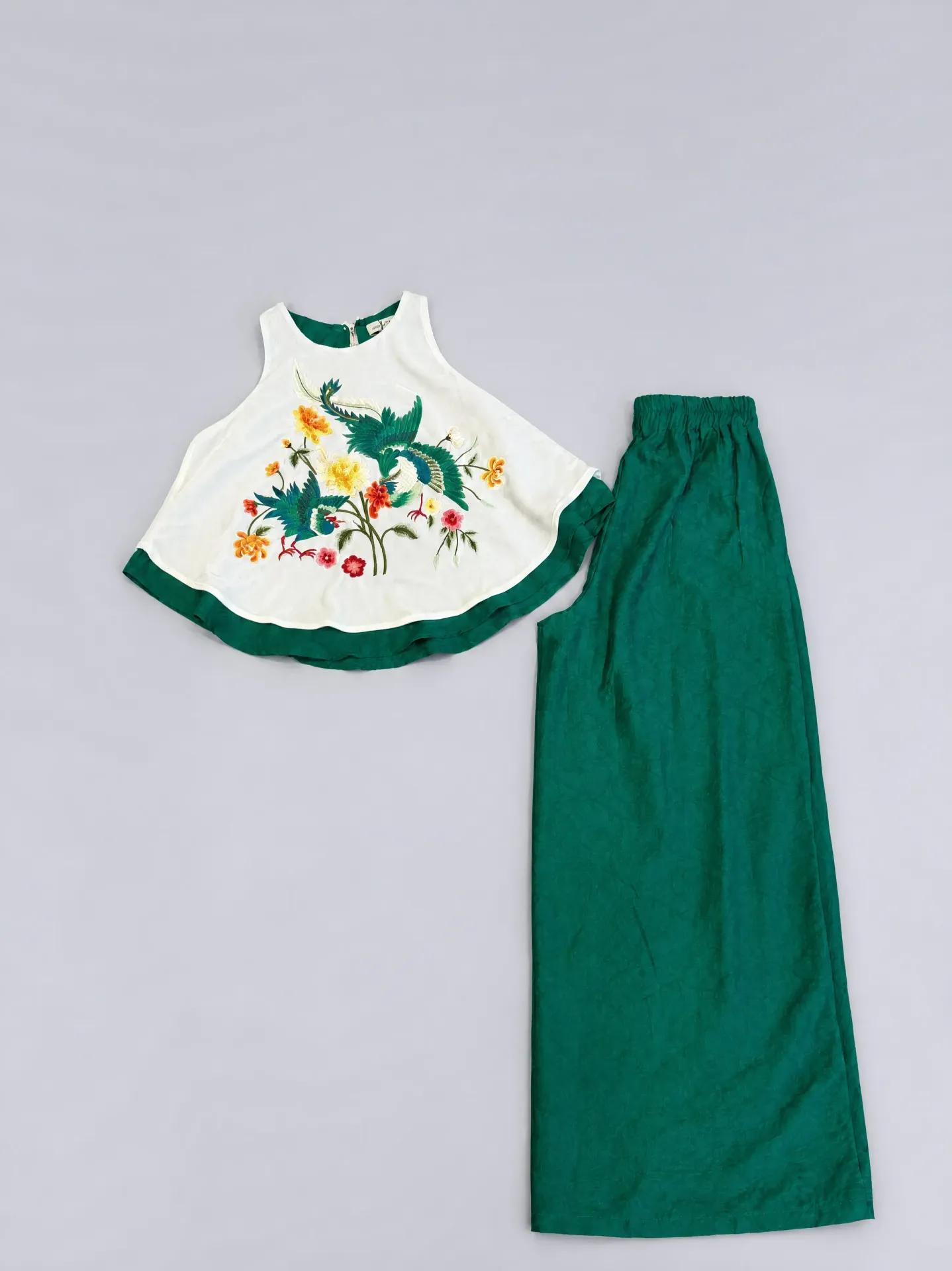 Set Áo Kem + Quần Xanh